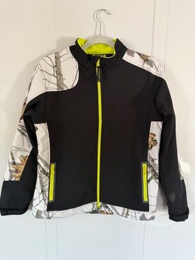 Yukon Gear Softshell Hunting Jacket with Mossy Oak Camo